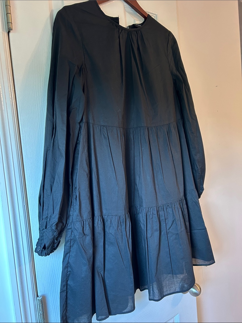 Who What Wear Black Mini Tiered Long-Sleeve Dress Size Small - Picture 3 of 7